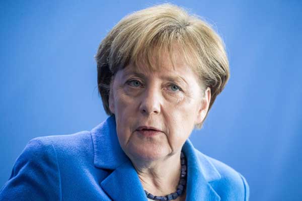 Merkel: Türkiye ile diyalog kanalları açık tutulmalı
