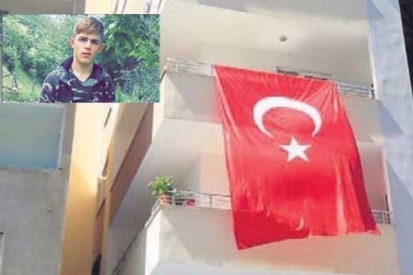 Hayırsever işadamı şehit Eren'in ailesine ev aldı