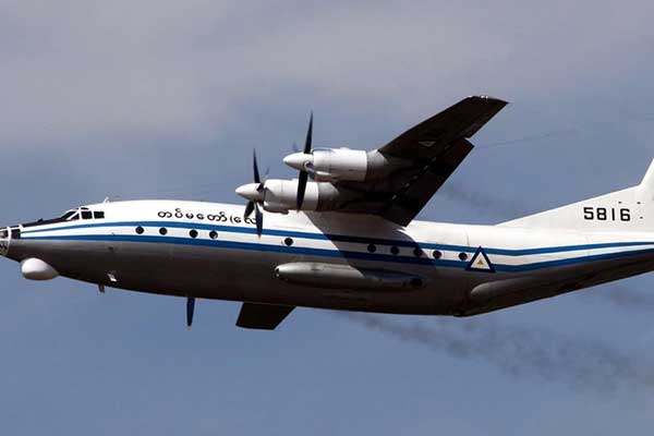 Myanmar'da askeri eğitim uçağı kayboldu