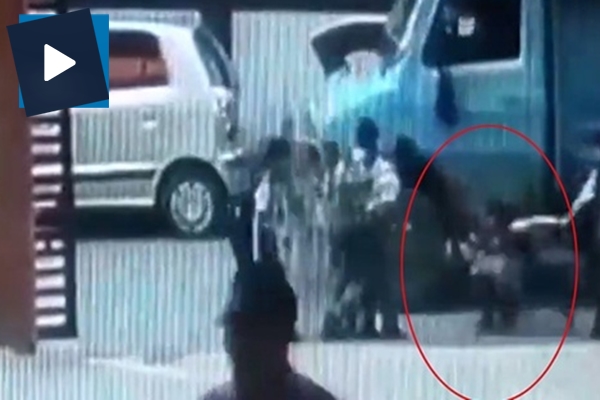 Okul yolunda tüyler ürperten kaza