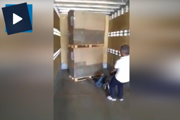 Öfkeli kamyon şoförü sosyal medyanın gündemine oturdu