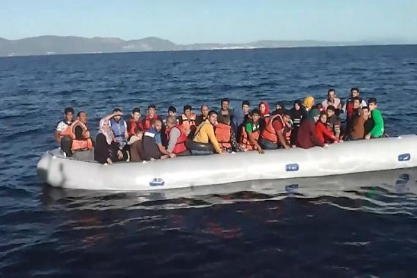 Ege'den Yunanistan'a geçmeye çalışan 82 yabancı uyruklu yakalandı