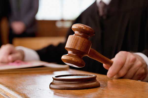 Müslümanlarla alay eden aşırı sağcılara ceza