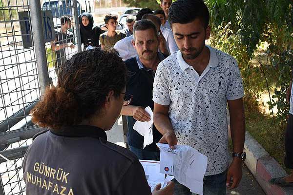 Suriyeliler Türkiye'ye dönmeye başladı
