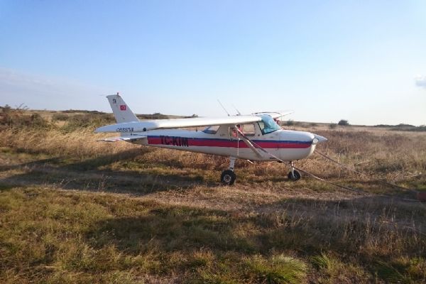 Çorlu'da uçak tarlaya zorunlu iniş yaptı