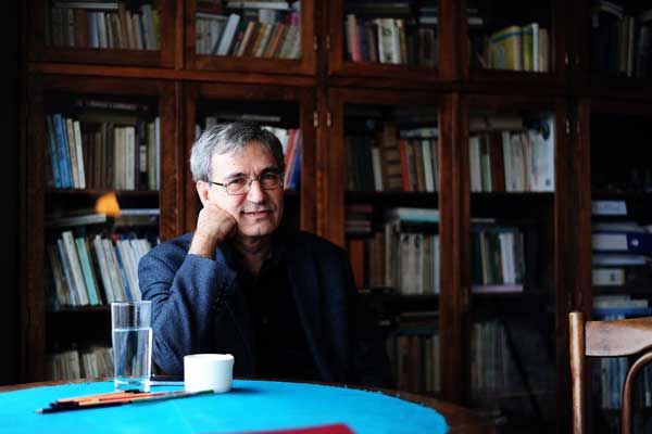 Orhan Pamuk 'Erdoğan' sorusundan rahatsız