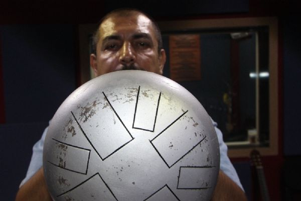 Bursa'da piknik tüpünden enstrüman yaptı, şimdi konser veriyor