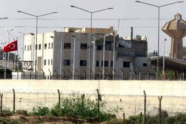 Telabyad'daki ABD bayrakları ile PYD flamaları kaldırıldı