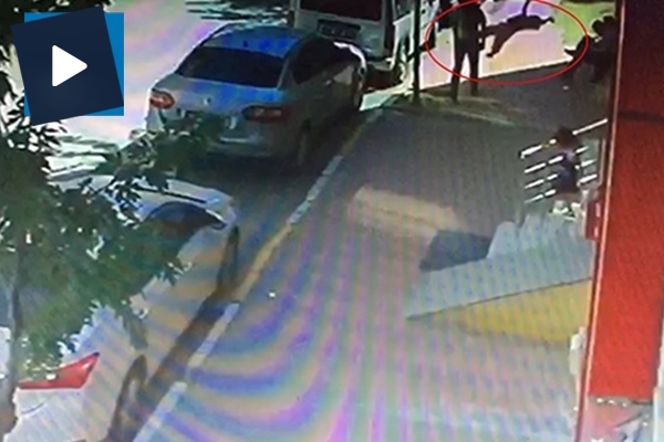 Balkondan düşen küçük çocuk yere çakıldı