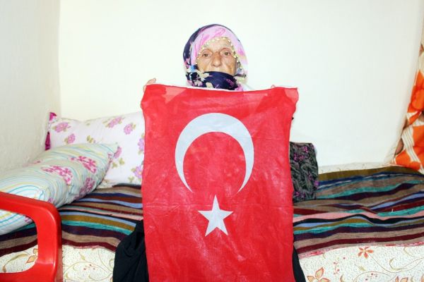 Adıyaman'da elleri öpülesi o nineden açıklama