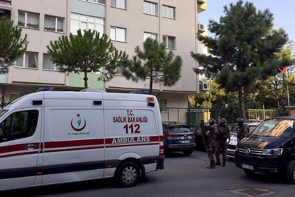 İstanbul'da binadan parka ateş açıldı: 2 yaralı