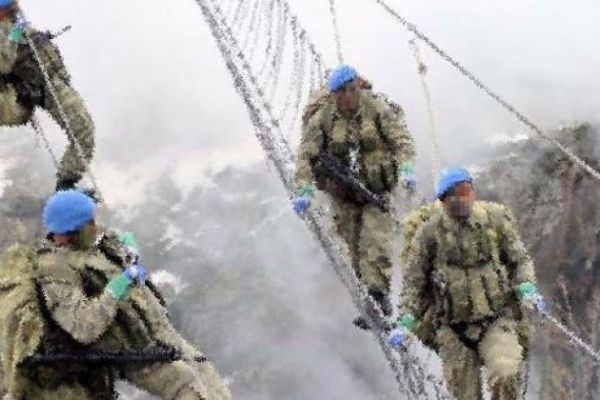 Manisa'da komando alayında tuhaf olay