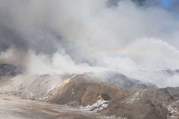 İzmir'de cüruf depolama alanında yangın
