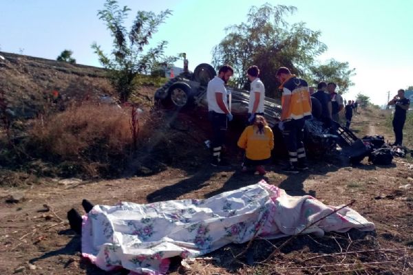 İki feci kaza: 15 ölü, 19 yaralı
