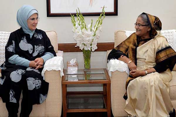 Emine Erdoğan Bangladeş Başbakanı ile görüştü