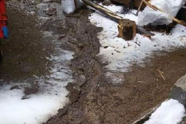 Kar yağışı vatandaşları şaşkına çevirdi