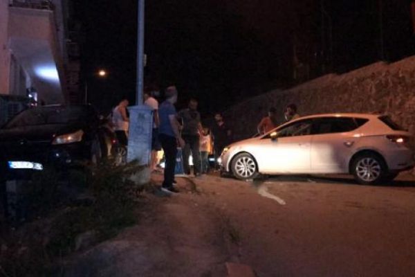 İzmit'te alkollü sürücü park halindeki otomobile çarptı