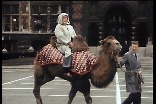 Irkçı belediye başkanının büstü tartışma konusu oldu