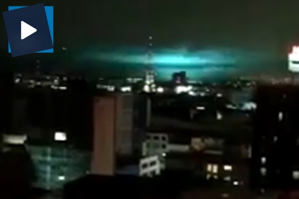 Deprem esnasında ürkütücü görüntü!