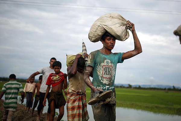 Azerbaycan'dan Arakanlı Müslümanlara yardım