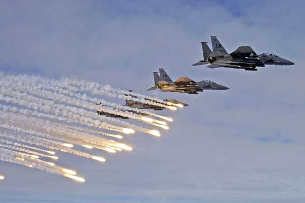 Koalisyon güçleri Havice'yi bombaladı