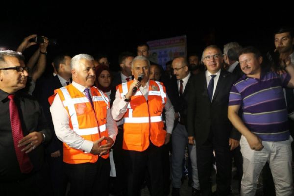 İzmir-Manisa arasını 15 dakikaya iniyor: Sabuncubeli Tüneli'nde ışık göründü