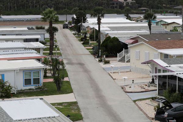 Donald Trump Irma kasırgası nedeniyle malikaneyi boşalttı