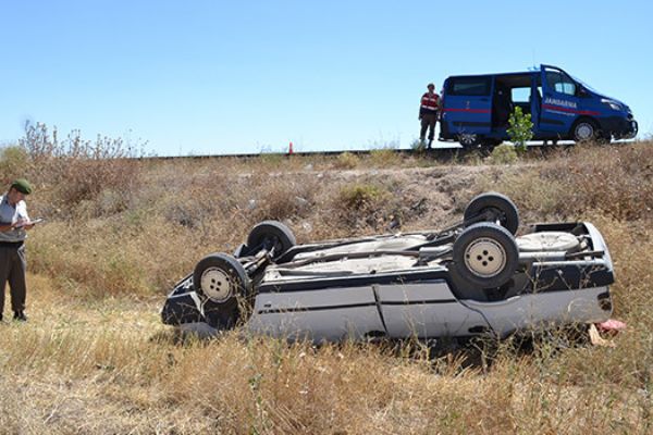 Aksaray'da iki otomobil çarpıştı: 5 kişi yaralandı