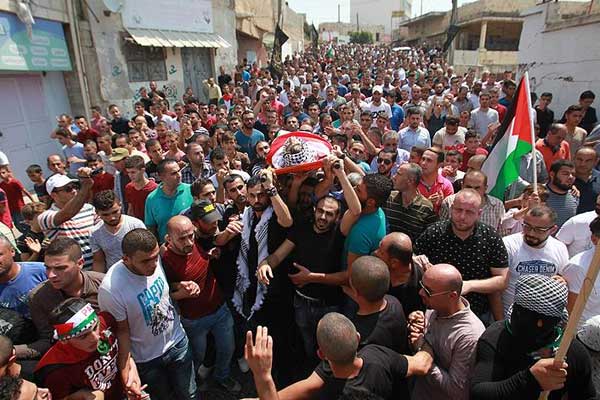 İsraillilerin öldürdüğü Filistinlilere cenaze töreni