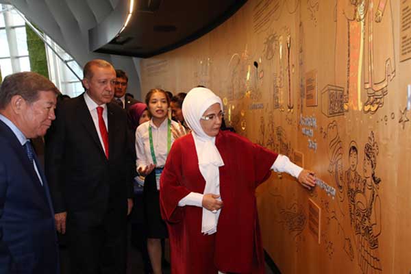 Erdoğan'dan Hazret Sultan Camisi'ne ziyaret