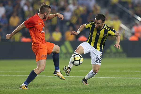 Kıran kırana mücadelede gülen taraf Başakşehir