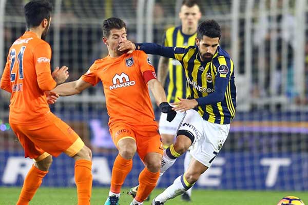 Kıran kırana mücadelede gülen taraf Başakşehir