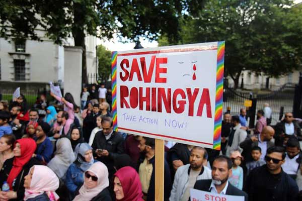 Londra'da Myanmar'a protesto