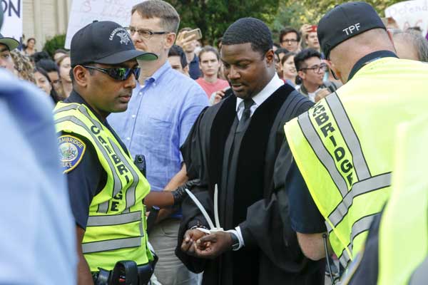 ABD’de 31 profesöre tutuklama!