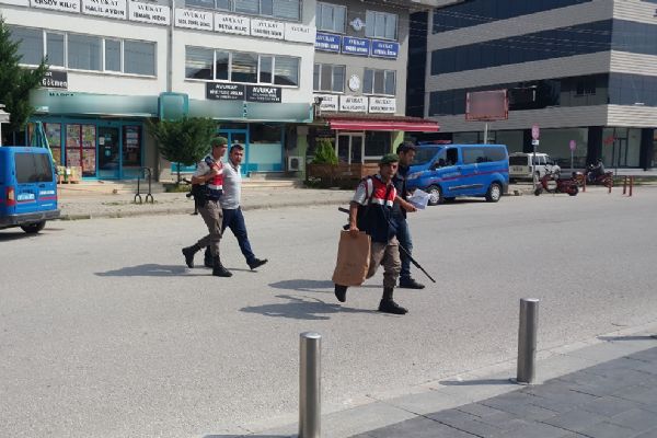 FETÖ'ye küfreden babasını vurdu