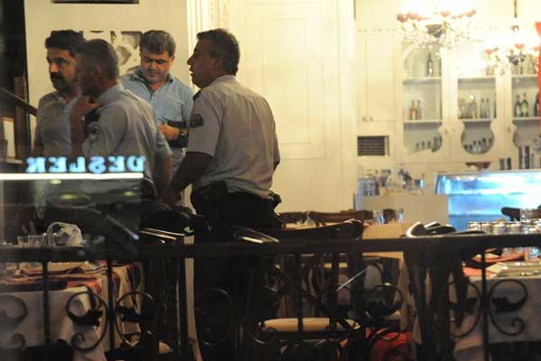 Adana'da restoranda çatışma