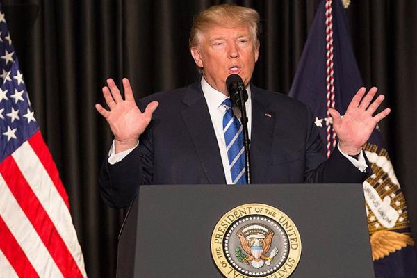 Donald Trump kasırganın vurduğu Florida'ya gidiyor