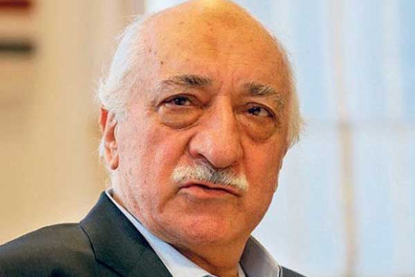 Generallik rütbesini Gülen takmış!