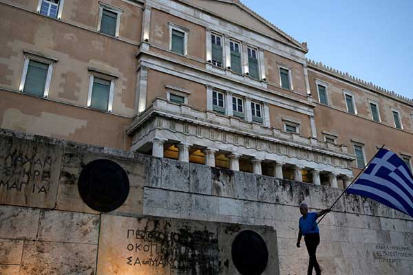 Yunanistan'a sığınma talebinde bulunan Türk sayısı bine yaklaştı