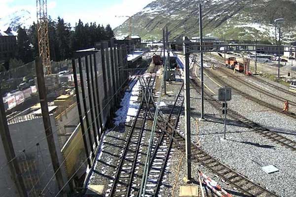 İsviçre'de iki tren çarpıştı