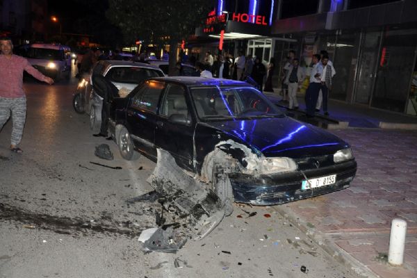 Kahramanmaraş'da alkollü sürücü park halindeki 6 aracı biçti