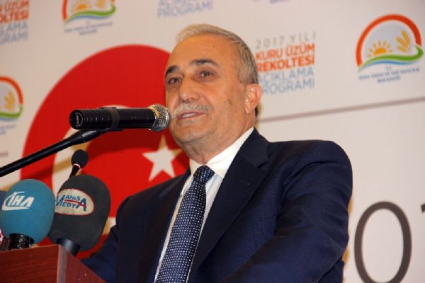 Bakan Fakıbaba: Üzümünüzü 4 liranın altında sattırmayacağız