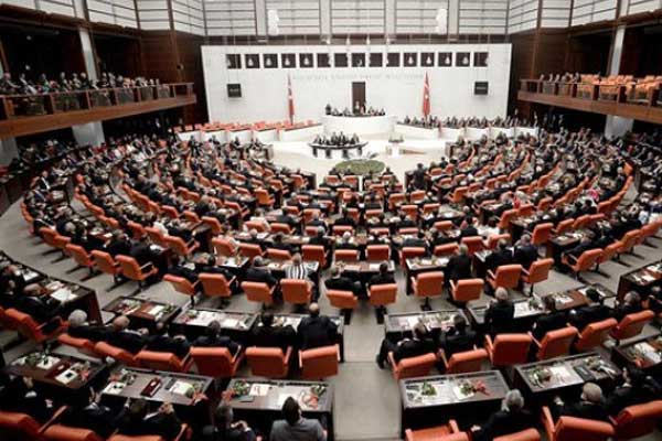 CHP'de Grup Başkanvekilliği için 12 isim