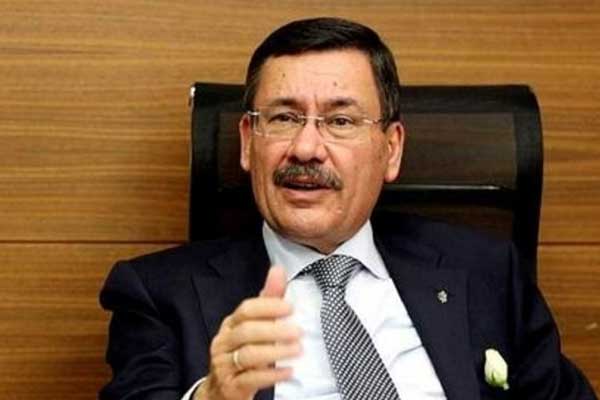 Melih Gökçek'ten 'ODTÜ'ye ağaç' açıklaması