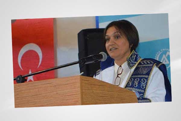 Eski rektör ve bakan yardımcısı İmam Hatip'e müdür oluyor