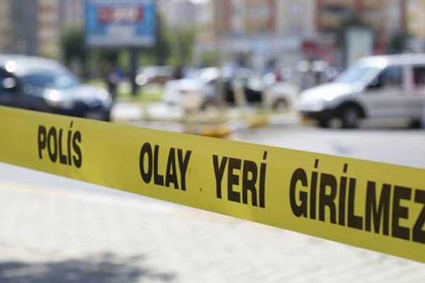 Köprü altında çıplak erkek cesedi