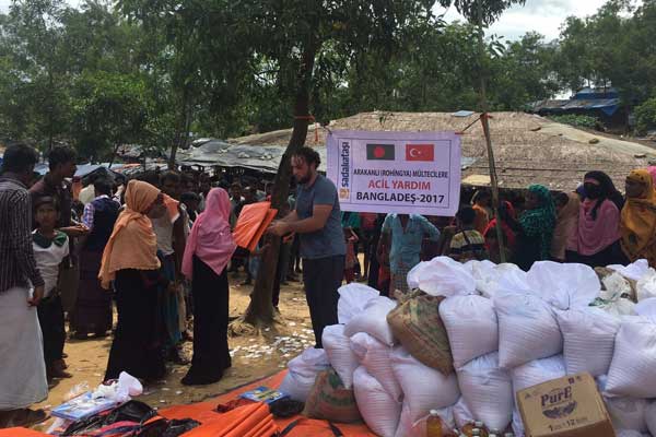 Sadakataşı Arakan’a yardım eli uzatmaya devam ediyor