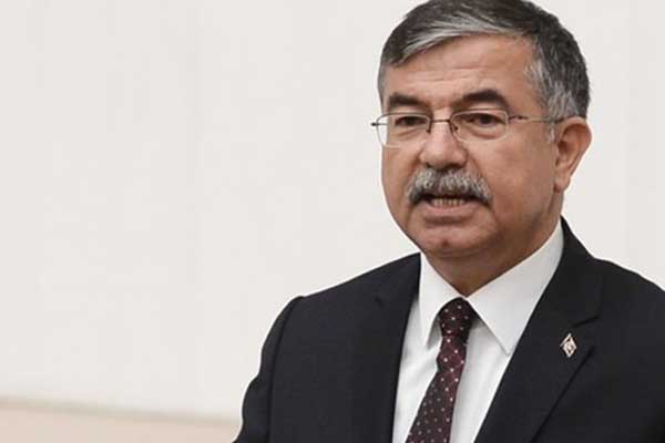 İsmet Yılmaz'dan açıklama: Atatürk müfredattan çıkarıldı mı?