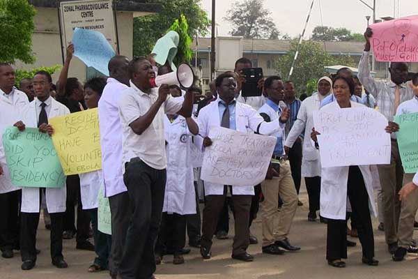 Nijerya'da doktorlar grevi askıya aldı!