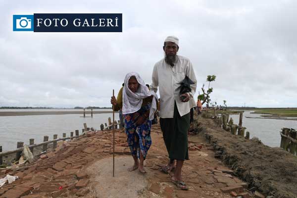 Arakanlı Müslümanlar Teknaf Kamp’ına yürüyor
